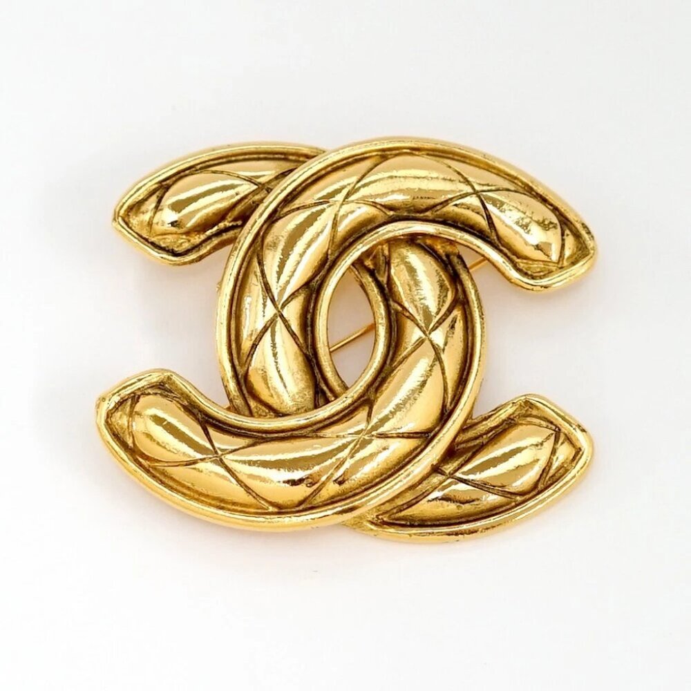 CHANEL CC Logo Quilted Matelasse Brooch Gold Tone Pin Auth #30192 - Picture 1 of 4